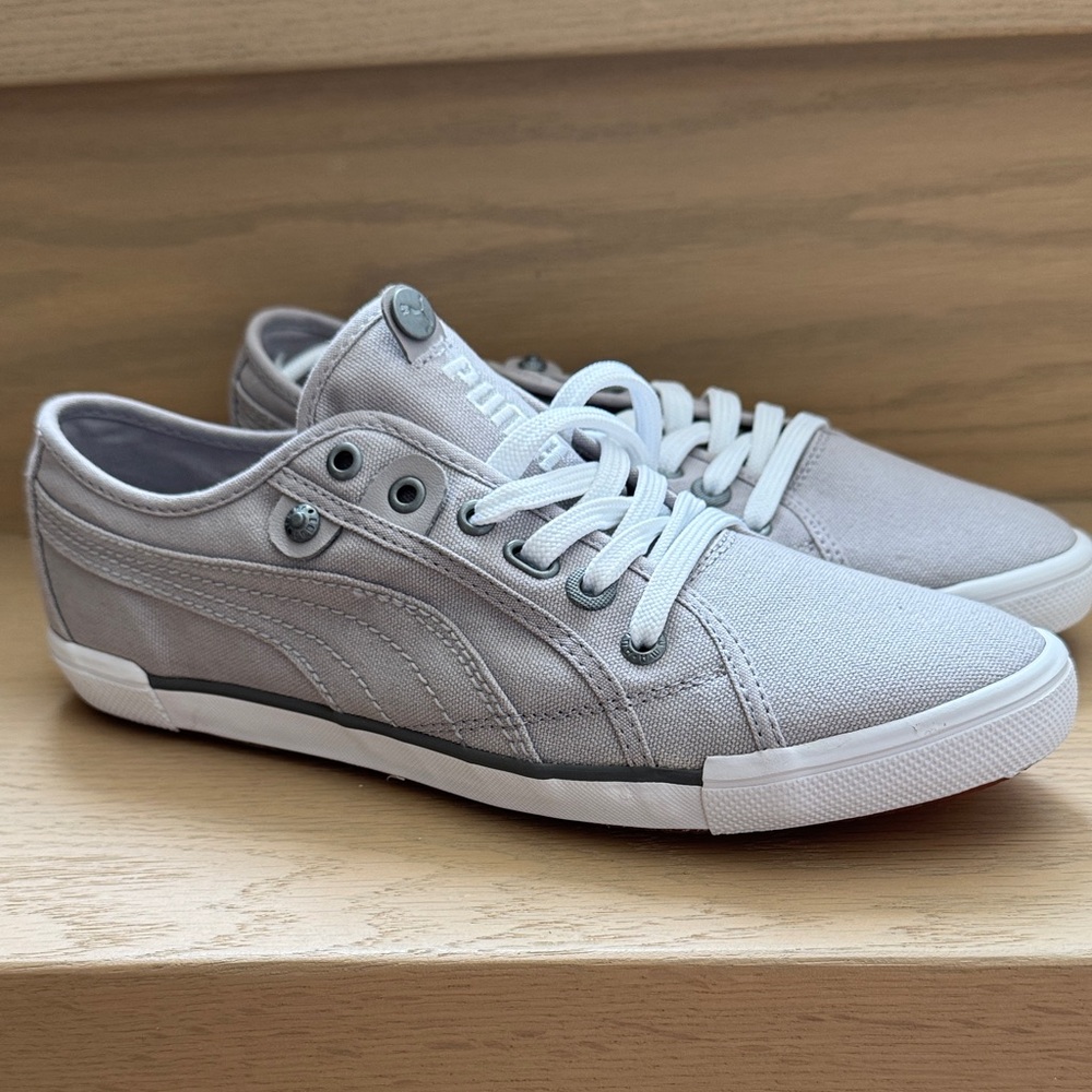 NWT Puma Women's Light Gray Canvas Sneakers - size 9